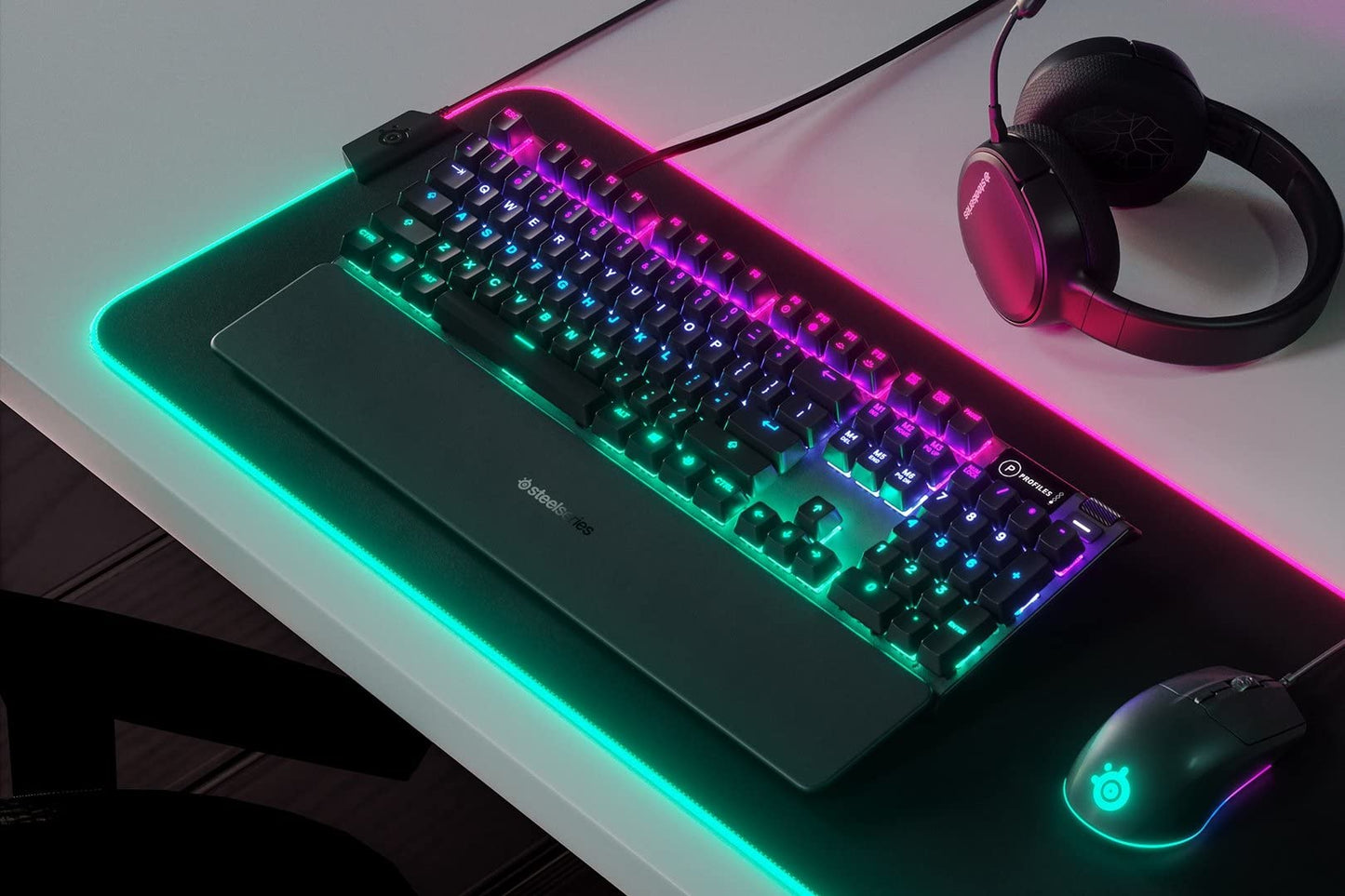 SteelSeries Apex 5 Hybrid Mechanical USB Gaming Keyboard Per-Key RGB Illumination Aircraft Grade Aluminum Alloy Frame OLED Smart Display (Hybrid Blue Switch)